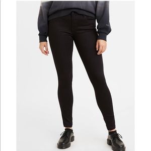Levi’s 710 super skinny jeans Wm’s 27 in black